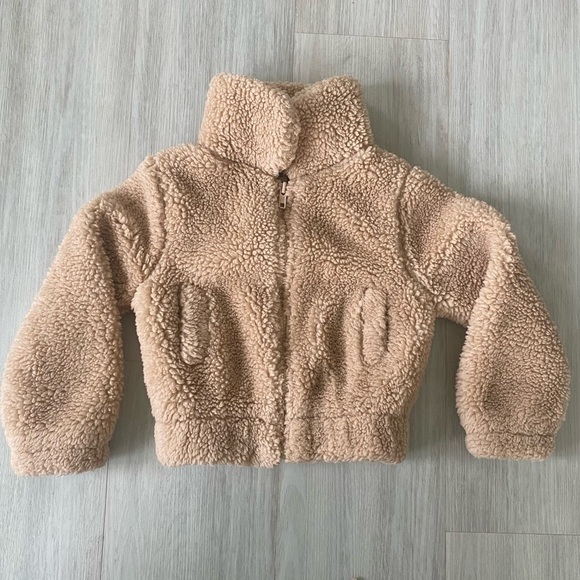 Size 4-5 girls sherpa coat - Picture 3 of 4